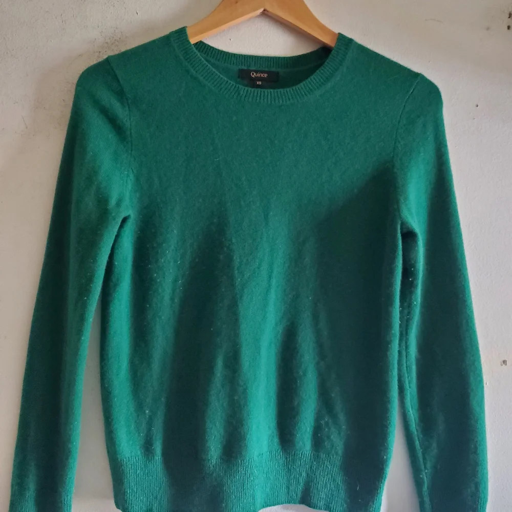Quince Mangolian Cashmere Crewneck SweaterEverglade. - Picture 1 of 10